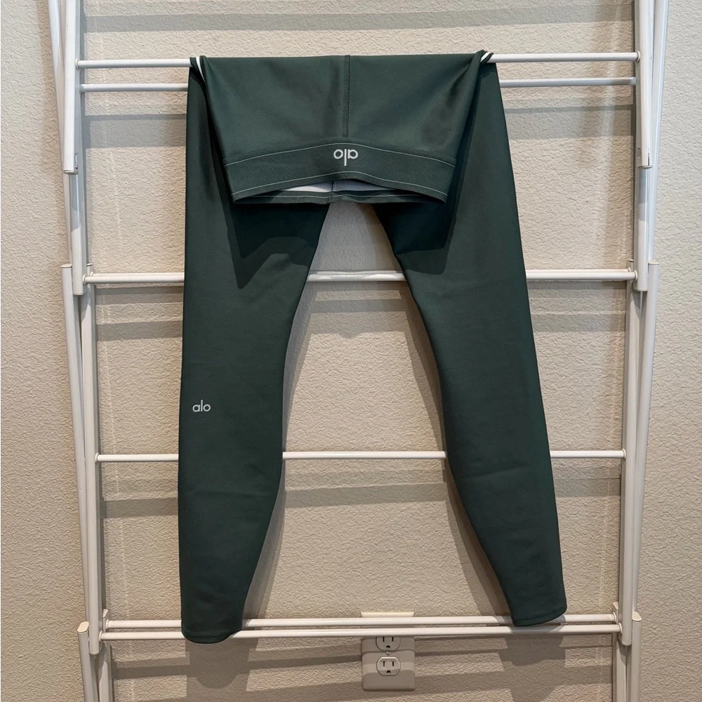 ALO Yoga Clover Green/White Leggings - Picture 5 of 6